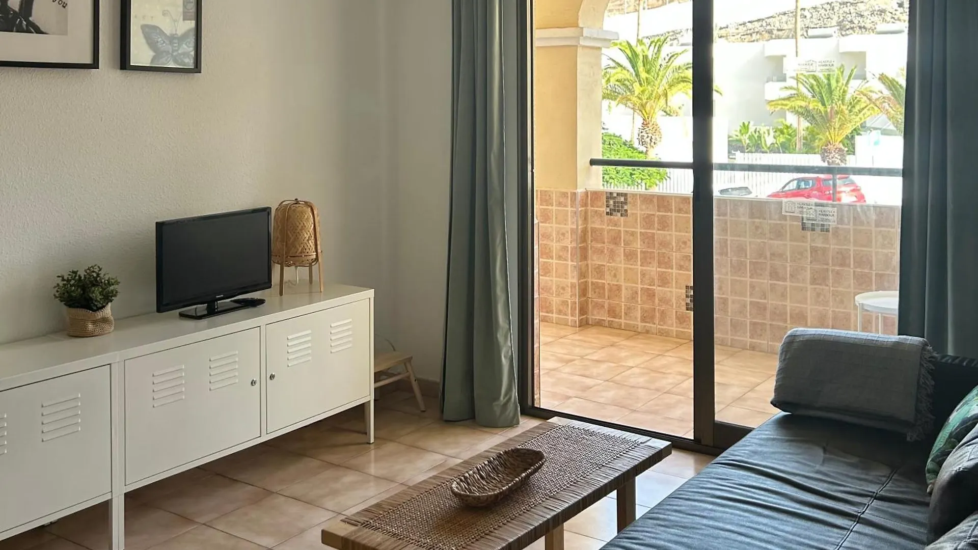 Castle Harbour 1 Bedroom Apartment C117 Los Cristianos  0*, Los Cristianos (Tenerife)